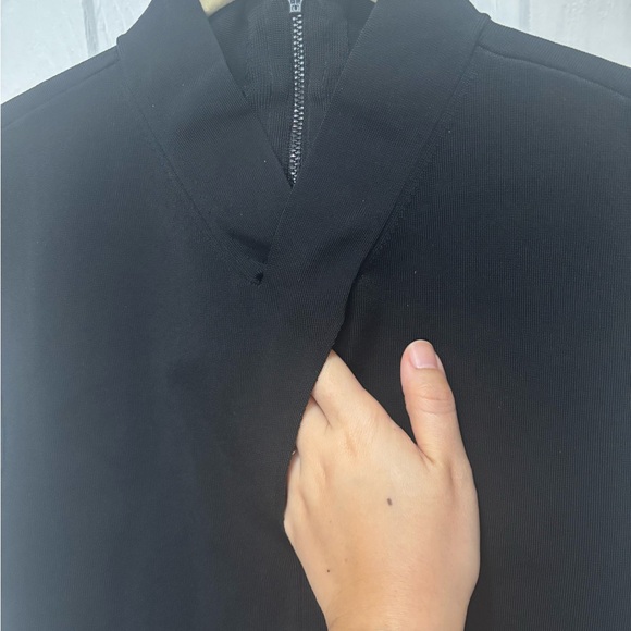 Black Sleeveless Top - Picture 3 of 8